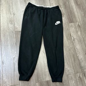 Nike sweatpants for women size 1X great condition plus size black sweatpants 1X